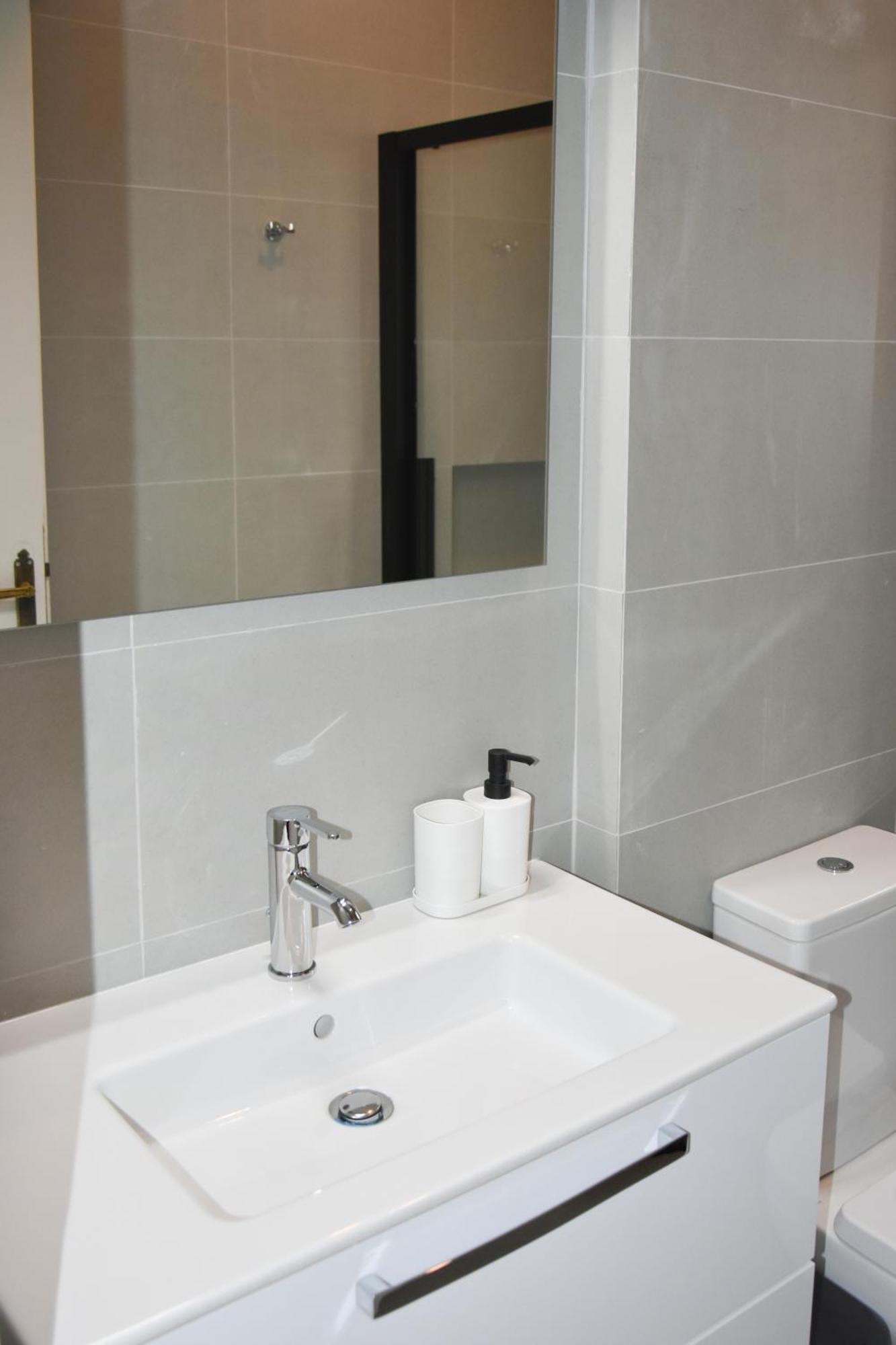 Spacious Modern Apartment In Pagkrati Атина Екстериор снимка