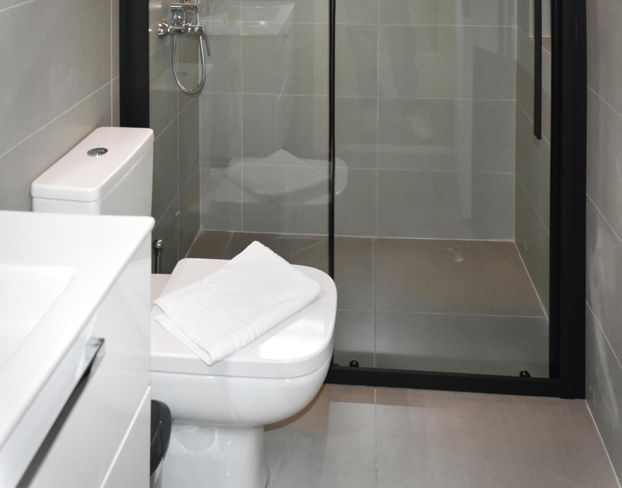 Spacious Modern Apartment In Pagkrati Атина Екстериор снимка